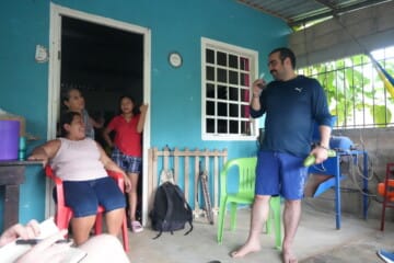 hugo with maya family